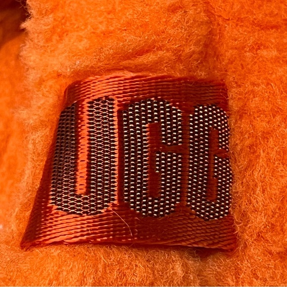 Ugg Fluff You Slipper - Picture 5 of 7